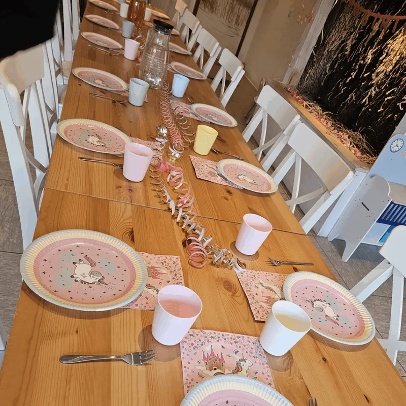 Einhorn-Tischdekoration für Kindergeburtstag